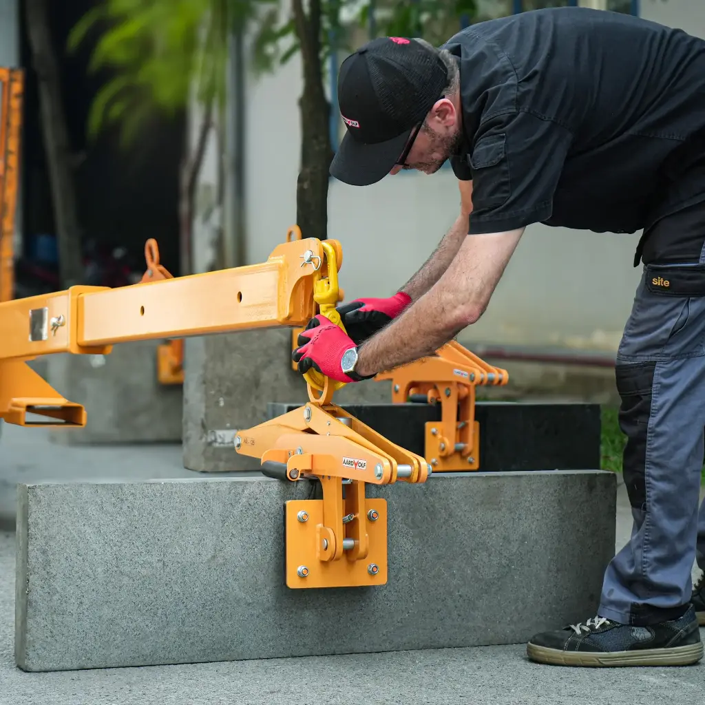 Aardwolf ASL125 Scissor Clamp Lifter for stone and precast concrete handling