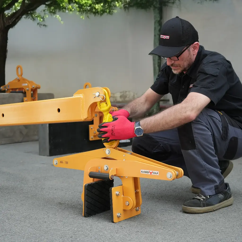 Aardwolf ASL125 Scissor Clamp Lifter for stone and precast concrete handling