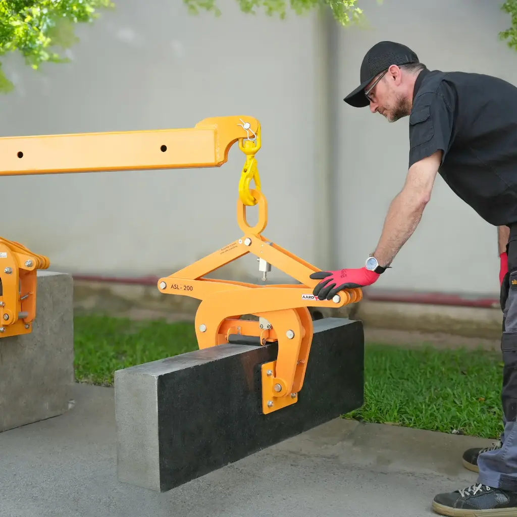 Aardwolf ASL200 Scissor Clamp Lifter for wider stone and concrete materials