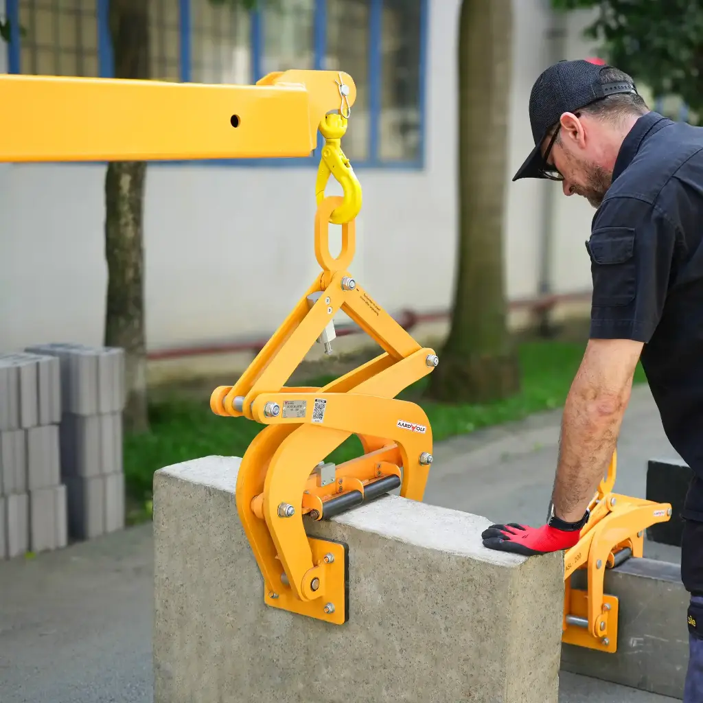 Aardwolf ASL300 Scissor Clamp Lifter for large stone and precast components