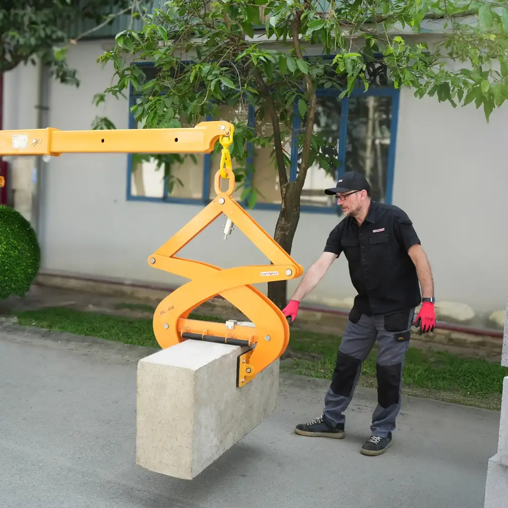 Aardwolf ASL450 Scissor Clamp Lifter for bulky stone and concrete materials
