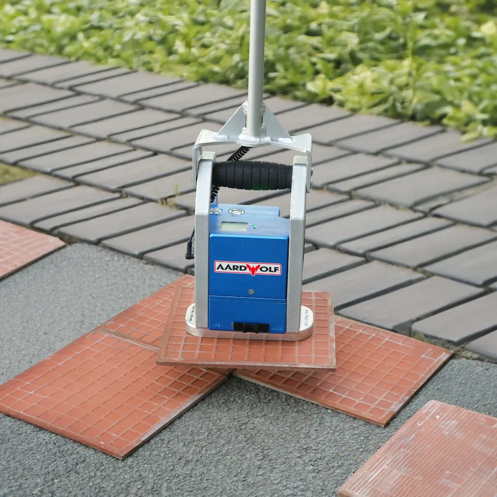 Aardwolf ARV-180E Battery Rotation Vacuum Lifter for mobile panel positioning