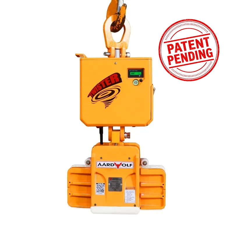 Front view of Aardwolf Twister MSS03 with Aardwolf Lifter Wide Jaw